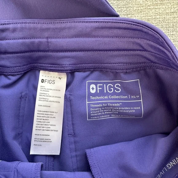 Figs Zamora jogger scrub pants and Rafaela scrub top - Picture 2 of 5